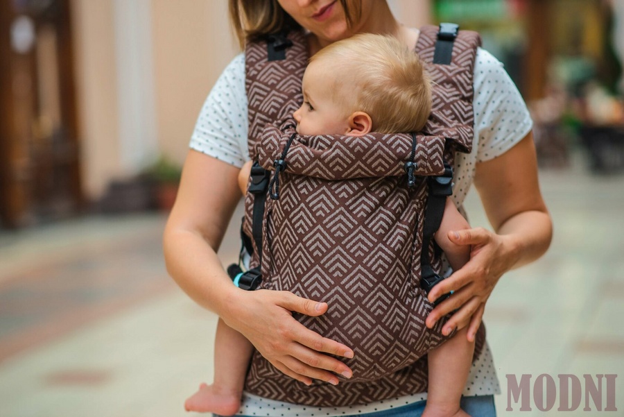 Эрго рюкзак Adapt шоколадный Geometry (0-48 мес) для новорожденных 1017 фото